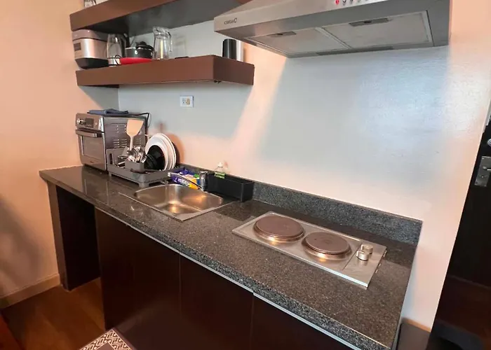 Lancaster In Mandaluyong Near Mrt Shaw Blvd 4*